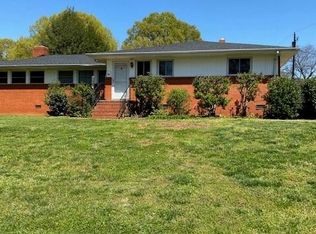 901 Wimbledon Rd, Charlotte, NC 28209