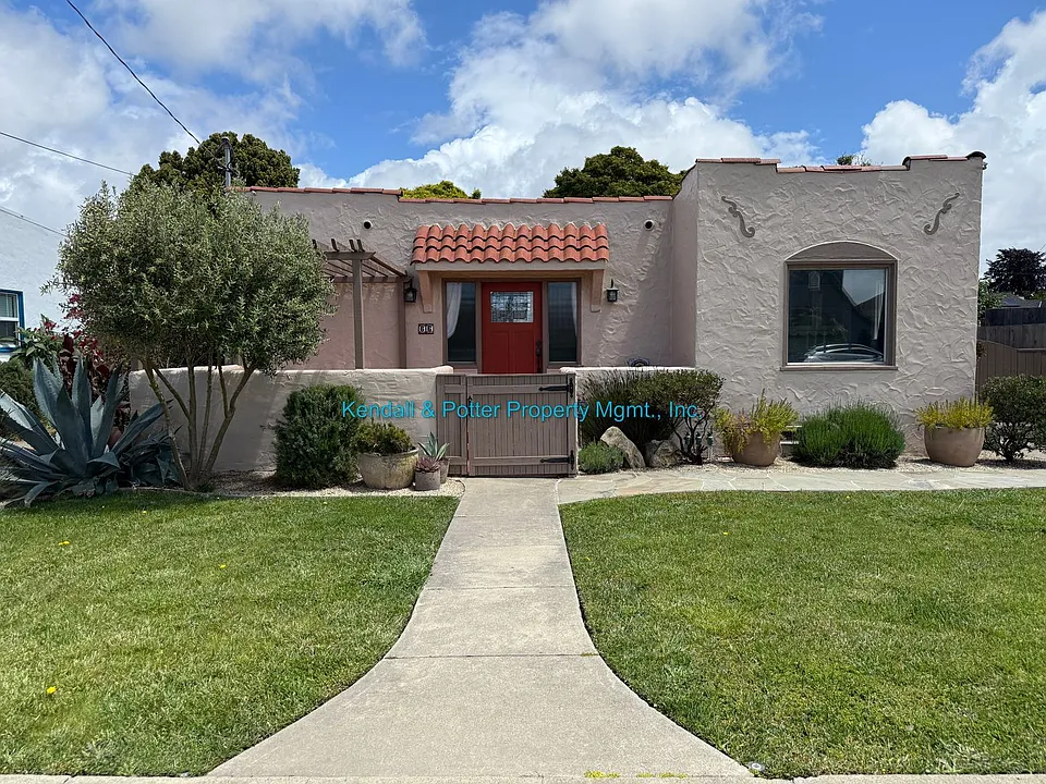 66 Roosevelt St