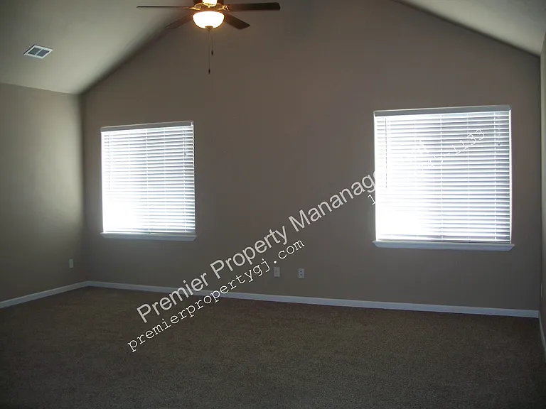 657 Copper Canyon Dr — Photo 2