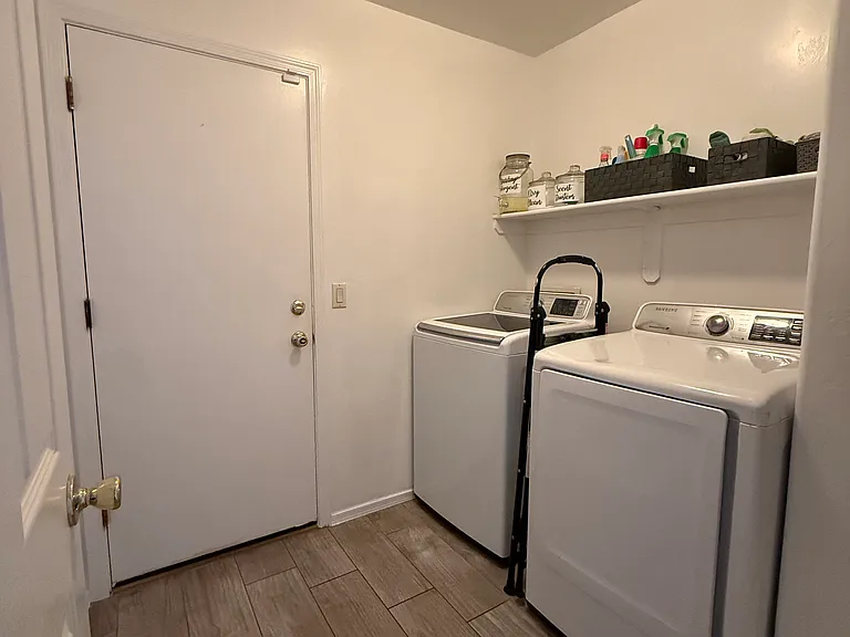 2049 W Silver Grass Pl — Photo 2