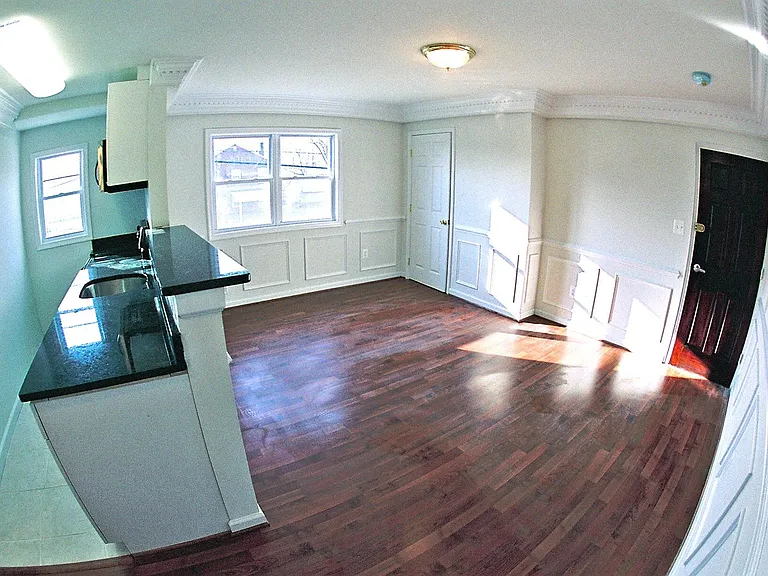 401 S Courthouse Rd #8 — Photo 4