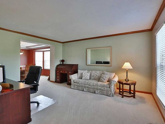 5th image of 986 Featherstone Ct