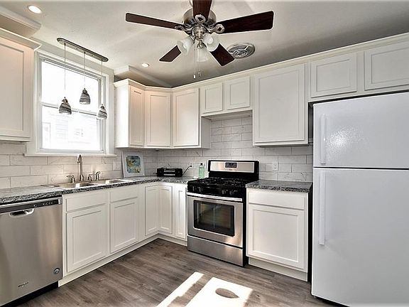 2nd image of 1331 Nelson St #2