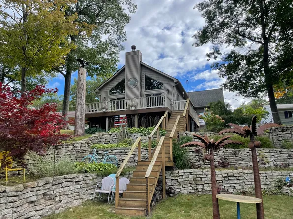 5771 Oak St, Oscoda, MI 48750