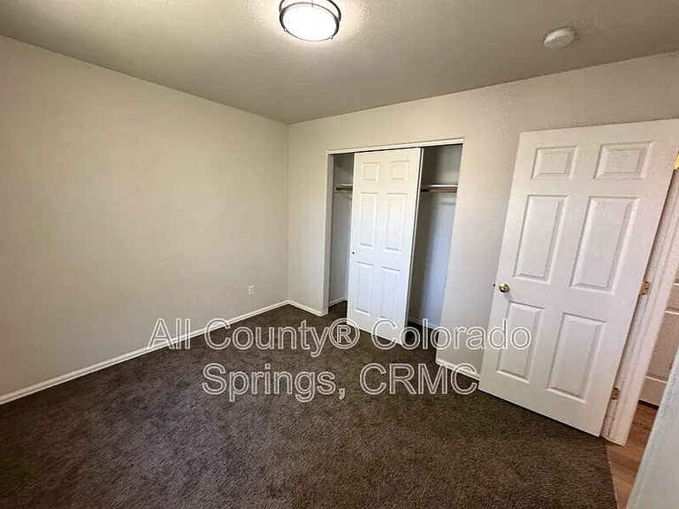 235 Ellers Grv — Photo 18