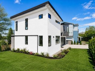 9215 22nd Avenue SW, Seattle, WA 98106