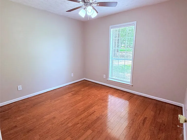 11 Twin Oaks Ln — Photo 14