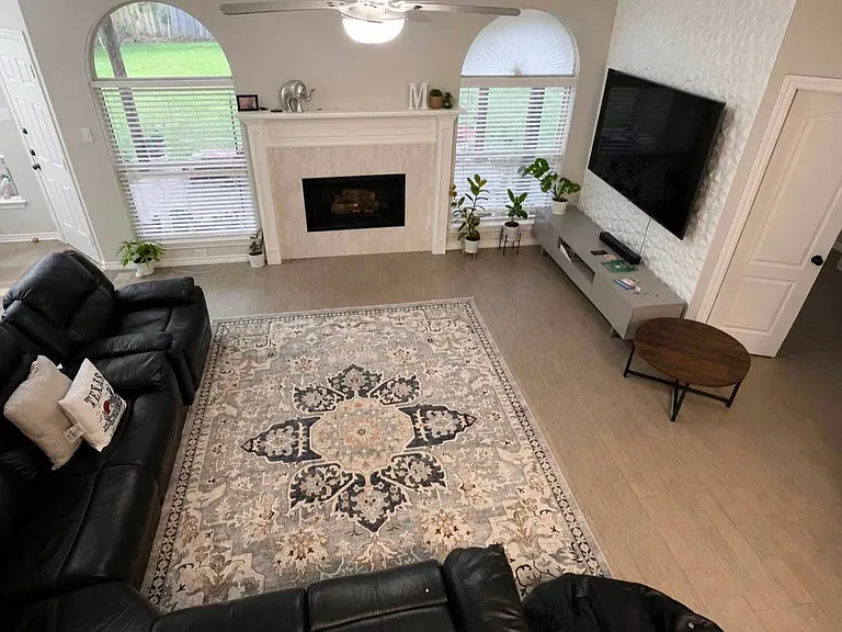 805 Sierra Ln — Photo 2