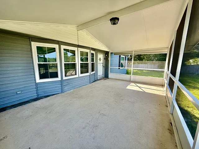 470 Hilltop Ct — Photo 4