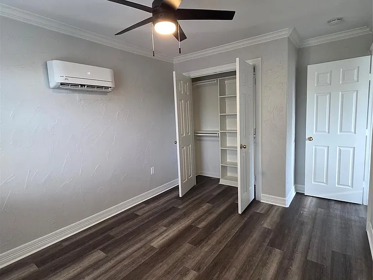 2740 Burlington Blvd — Photo 14