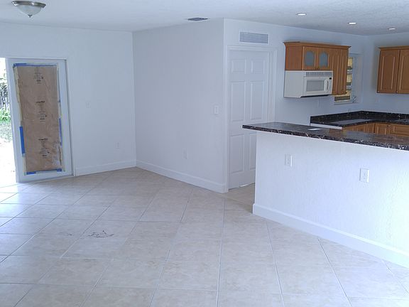 3rd image of 3531 NW 170th St