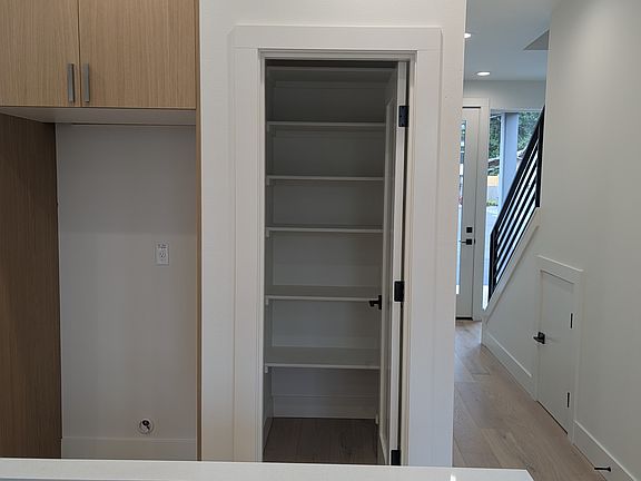 2nd image of 5041 SE King Rd #A