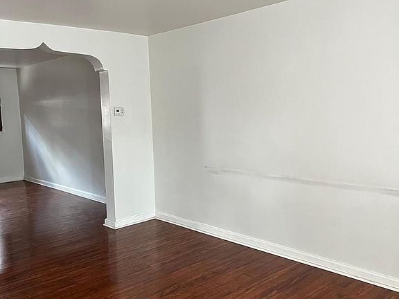 4th image of 2831 Stevens St