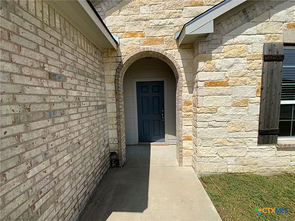 4th image of 1110 Lakeway Crossing Dr