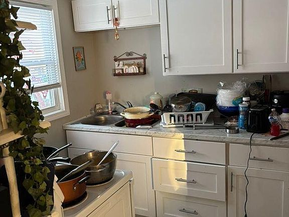 3rd image of 787-789 Whitethorne Ave