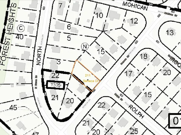 211 Seneca Dr, Oxon Hill, MD 20745