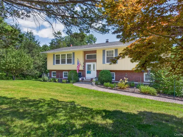 6 Gail Lane, Poughquag, NY 12570