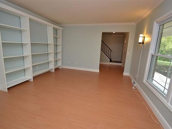 4th image of 1713 Tudor Dr
