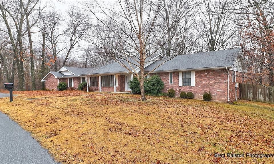 1st image of 1207 E Hilltop Dr