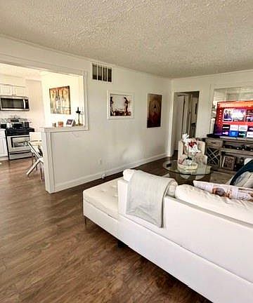 5th image of 1329 Neubert Ave