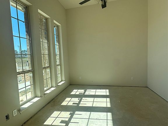 4th image of 2220 County Road 4371