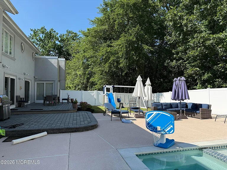 7 Harvard Ct — Photo 25