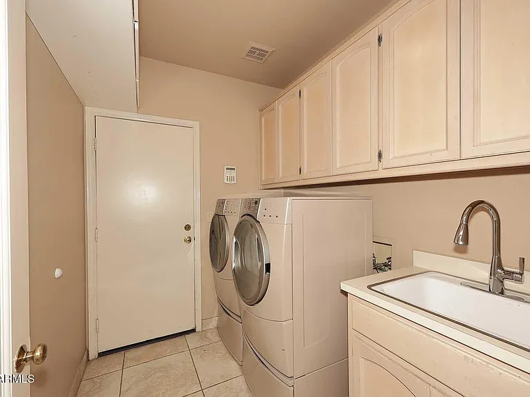 9969 E Bayview Dr — Photo 9