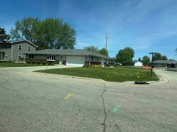 2921 Randolph Rd, Janesville, WI 53545