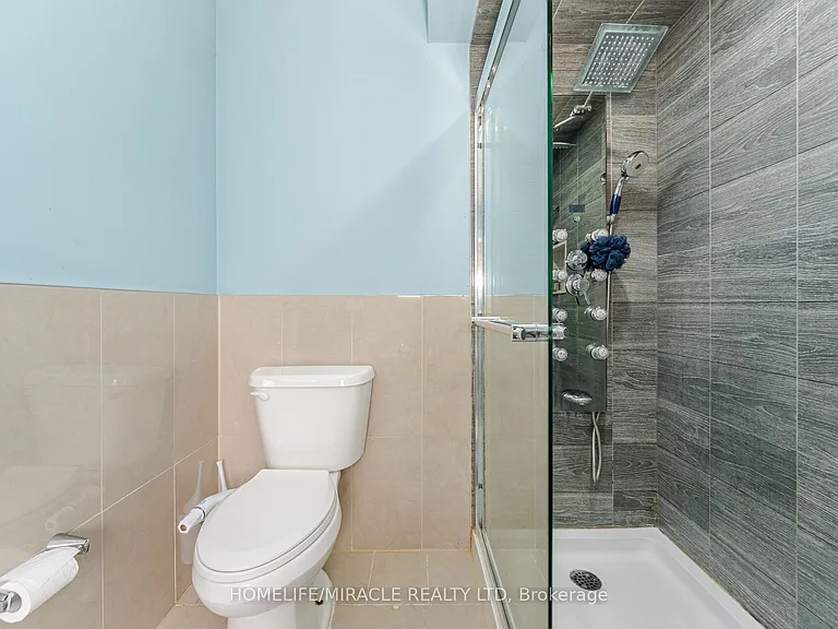 41 Beachpoint Blvd #UPPER — Photo 33