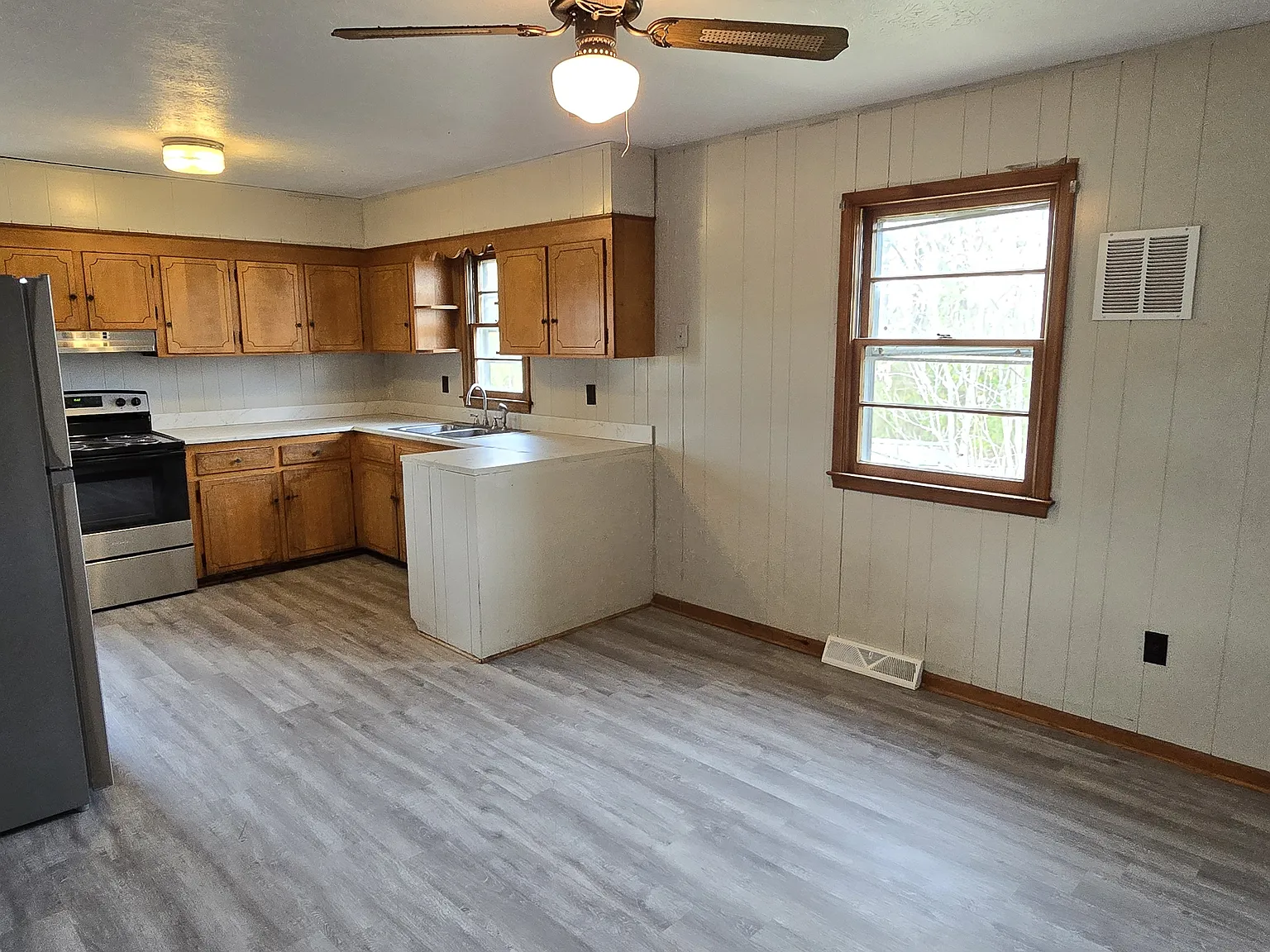 3 bed, 1033 sqft, $1,600 — Photo 4
