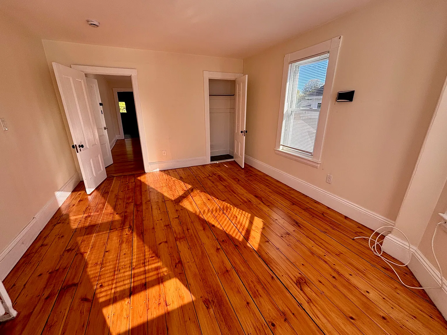 2 bed, 900 sqft, $2,800 — Photo 4