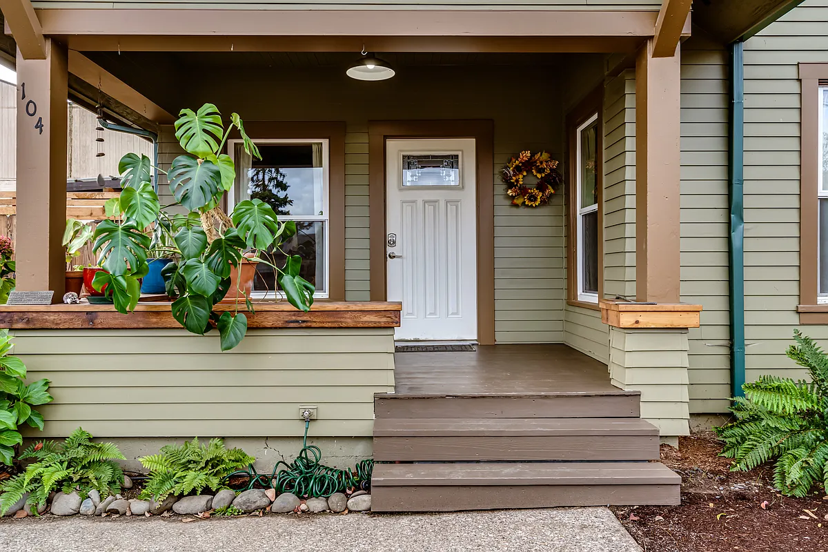 Large covered porch. - 104 Holeman Ave