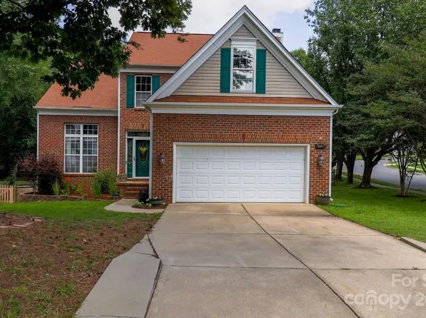 7641 Lady Bank Dr, Charlotte, NC 28269