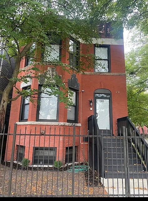 1305 E 69th St — Photo 2