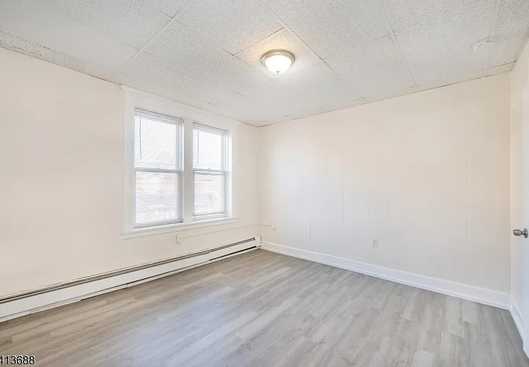 226 Franklin Ave #2R — Photo 8