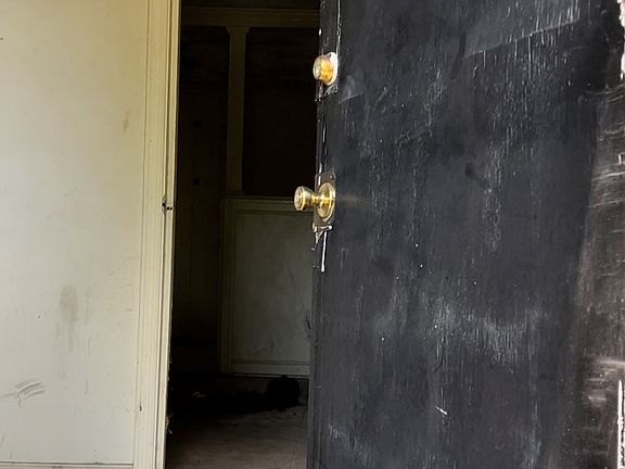 5th image of 1224 Parker Ave