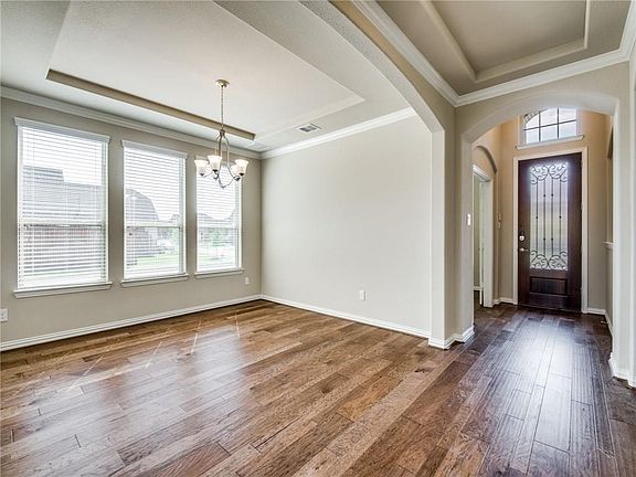 2nd image of 2901 Driftwood Creek Trl
