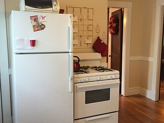 3rd image of 258 Robbins St #A
