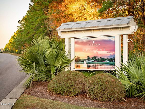 3rd image of 3906 Bay Colony Rd NE #285