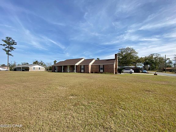 3rd image of 2912 Wildwood Cir