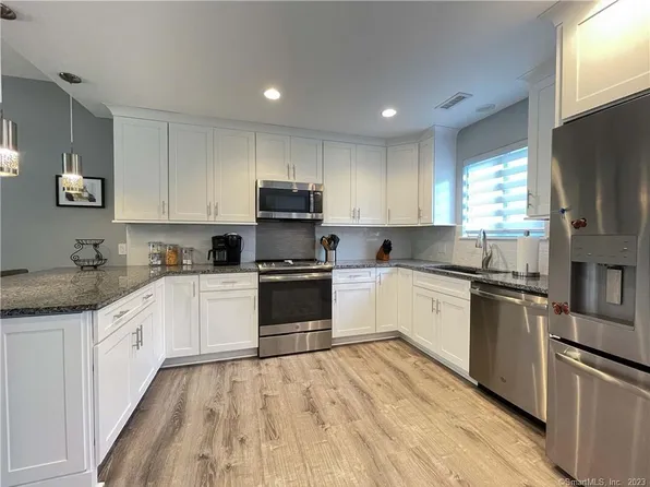 901 Heritage Village #A, Southbury, CT 06488