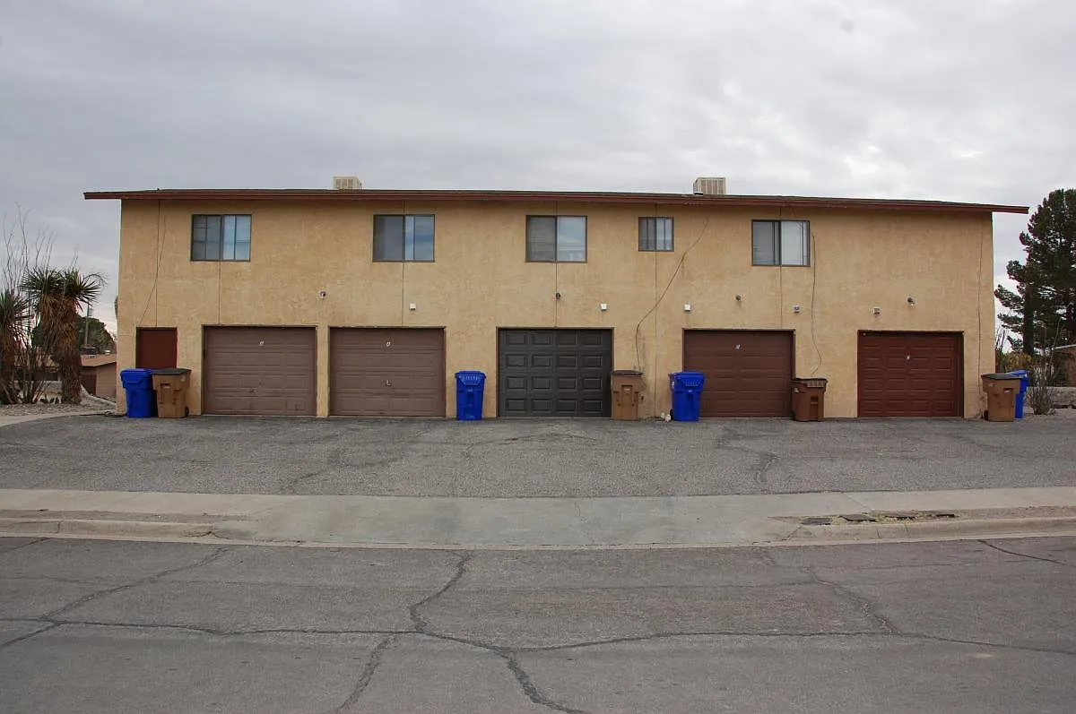 3 bed, 968 sqft, $1,150 — Photo 2