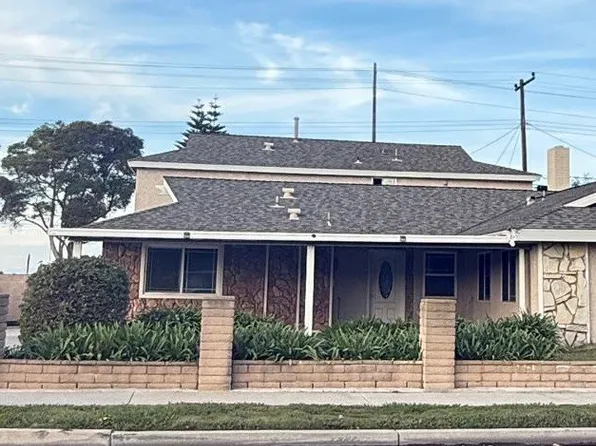 5731 Castle Dr #2, Huntington Beach, CA 92649