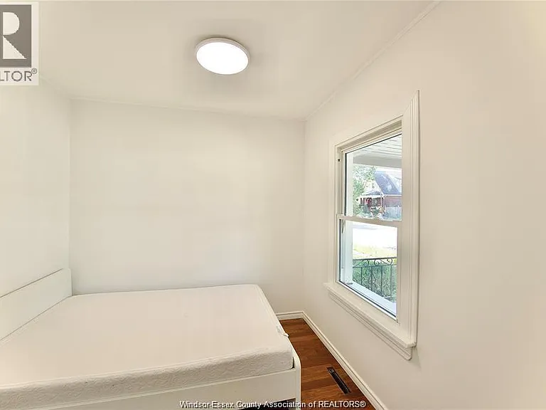 1636 Cadillac St — Photo 5