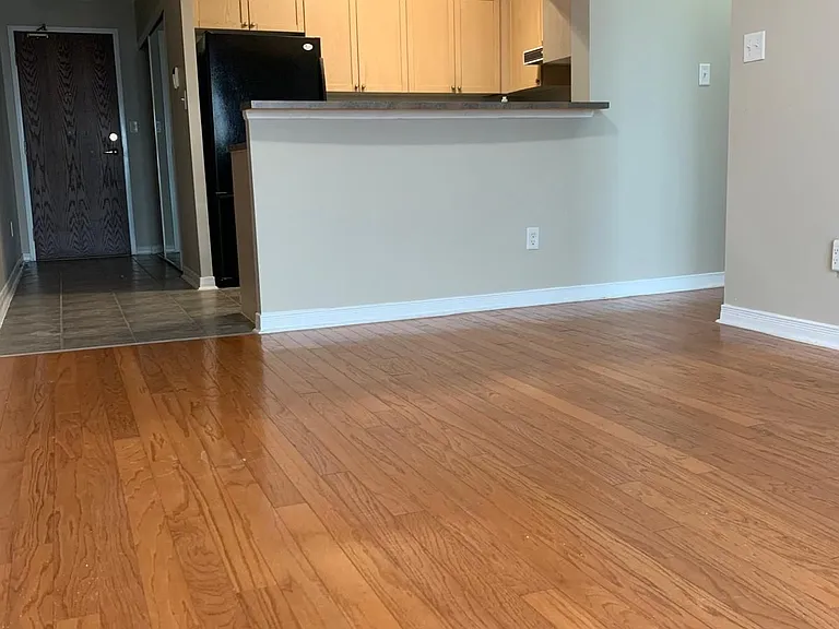 39 Oneida Cres S #901 — Photo 4