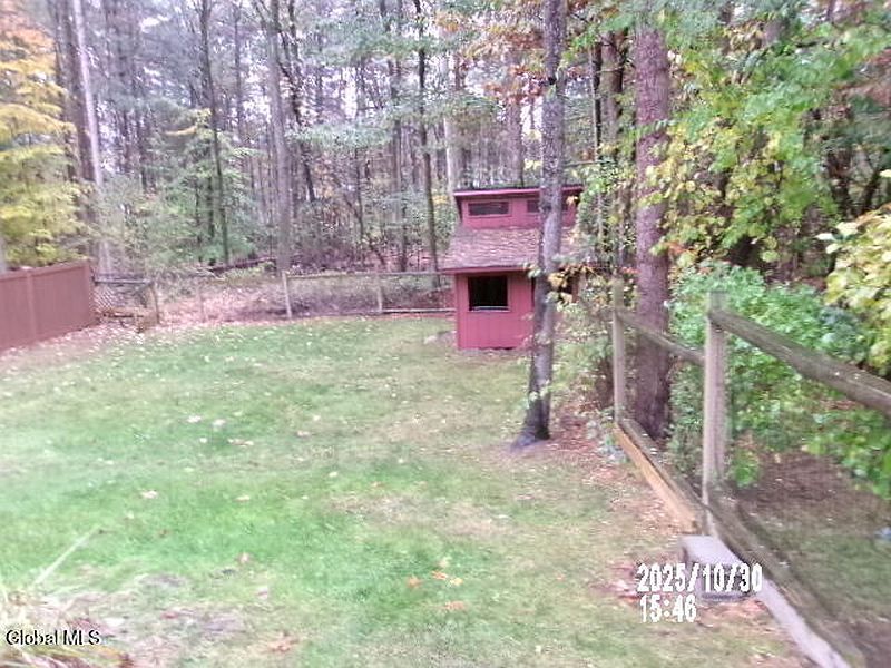 5th image of 131 Thimbleberry Road