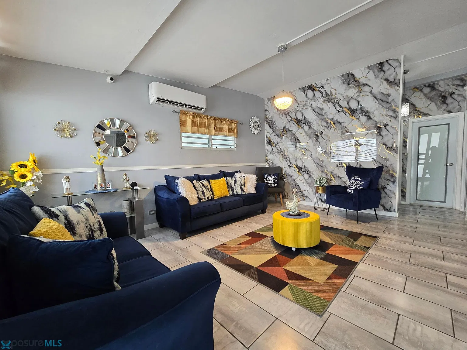 3 bed, 2.0 bath, 1003 sqft, $1,670 — Photo 3