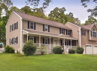 9 Orchard St, Merrimac, MA 01860