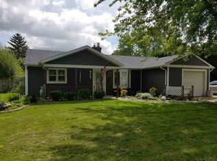 1417 Racine Rd, Menasha, WI 54952