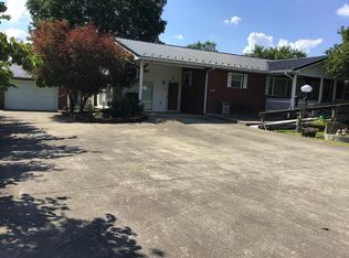185 Applegate Ln, Garrison, KY 41141